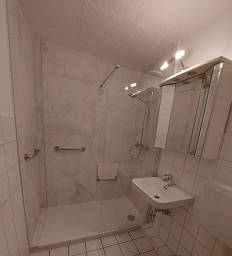 Badsanierung in Wrist mit Wandpanelen (vorher Badewanne drin!) &nbsp;&copy;&nbsp;Enno Makoschey Heizung- und Sanitär GmbH